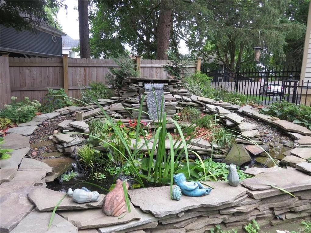 Raindrops On Roses Bed & Breakfast Herkimer Εξωτερικό φωτογραφία