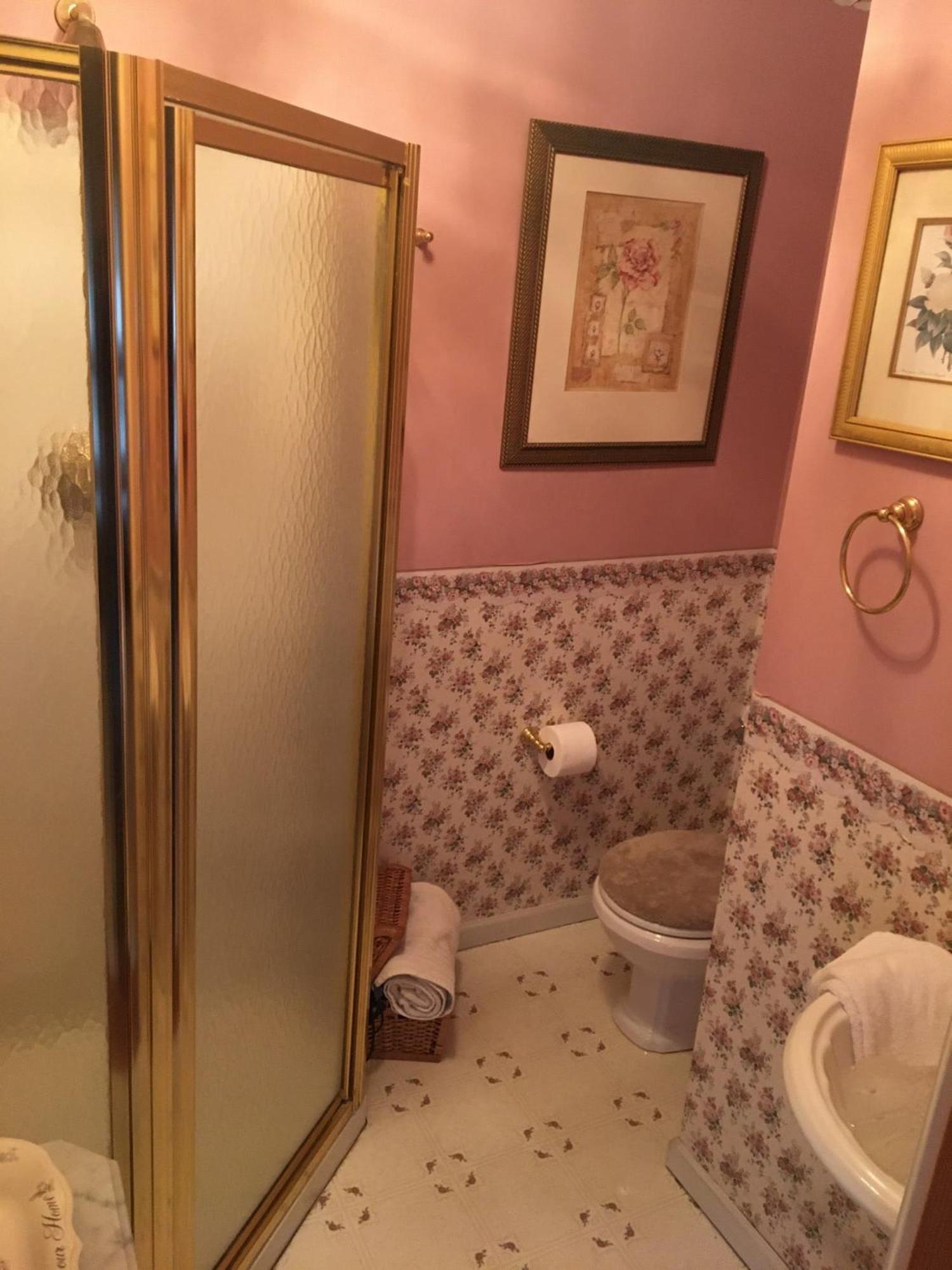 Raindrops On Roses Bed & Breakfast Herkimer Εξωτερικό φωτογραφία